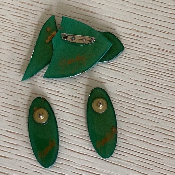 Designer earrings with matching broach, acrylic - Picture 2 of 3